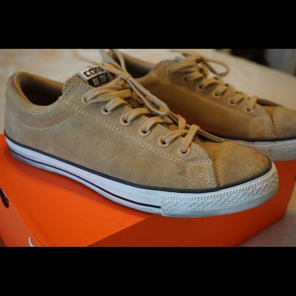 Men’s Tan Converse “Lobsters”